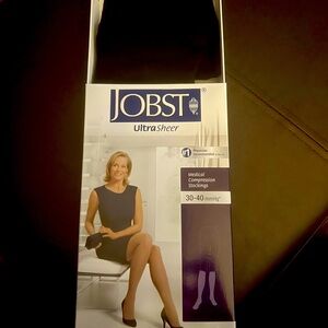 Compression Socks 30-40mmHg UltraSheer Knee CT Medium in Black, Never Worn!